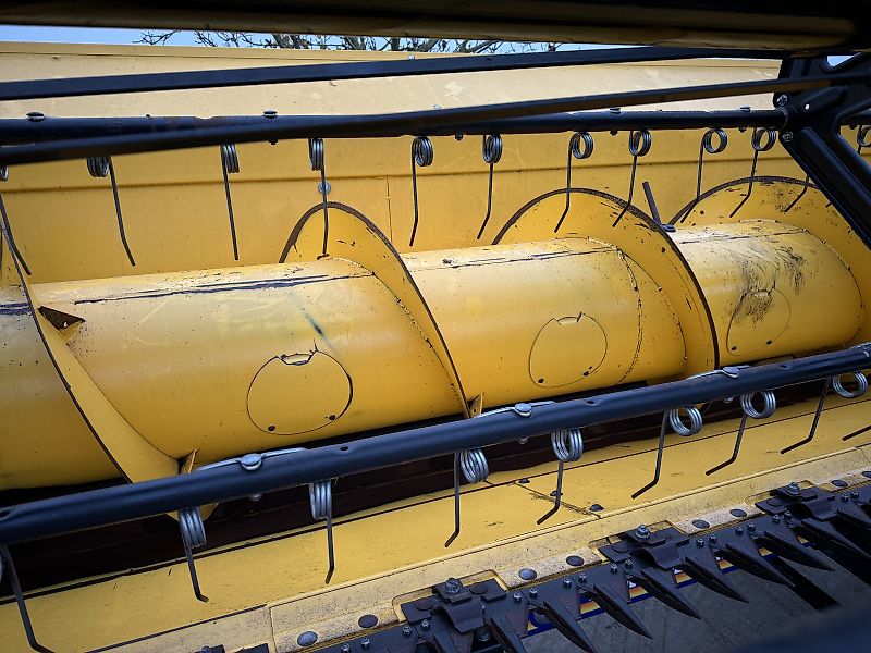 New Holland 41ft Varifeed Header